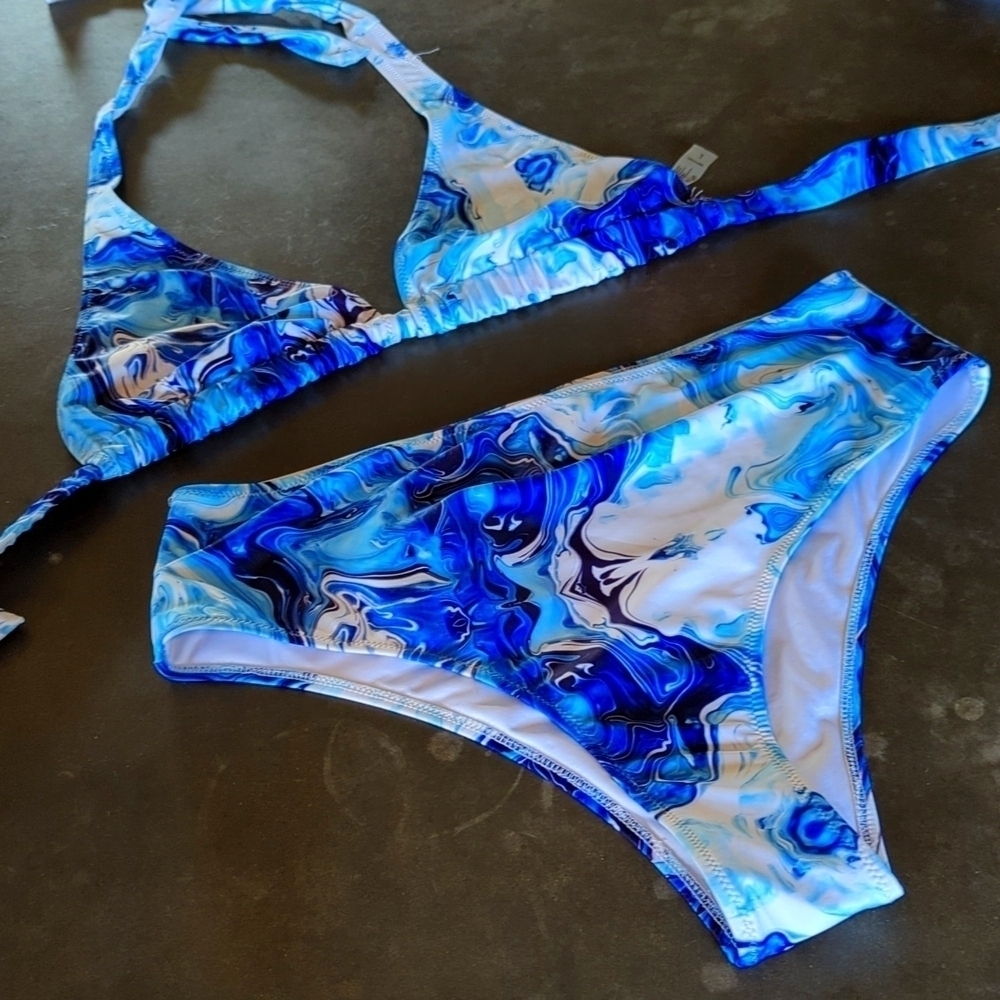 Amazing blue marble bikini - Picture 1 of 6